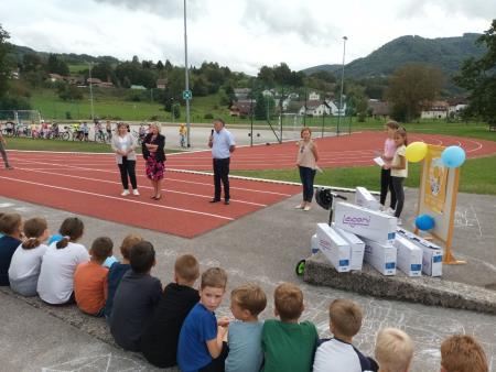 ETM 2023, donacija 10 skirojev Osnovni šoli Kostanjevica na Krki 2